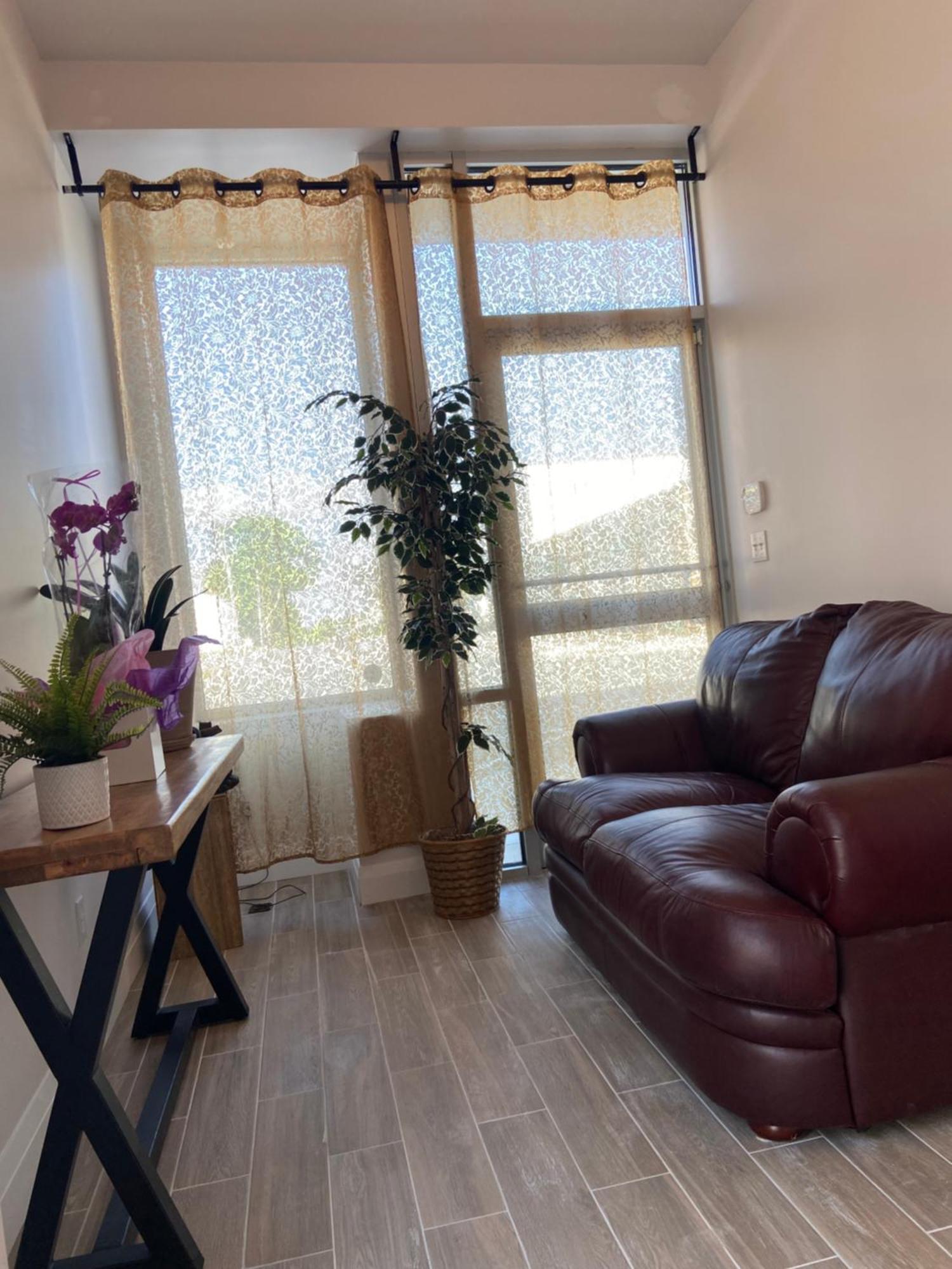 Luxury Two Bedrooms *